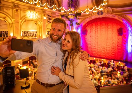 Couple taking a selfie in the hall of the GOP Bad Oeynhausen